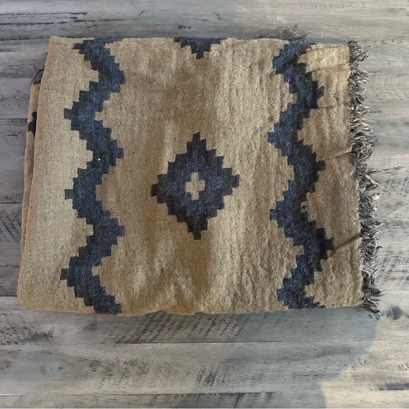 Wilfred Diamond Mosaic Reversible Blanket Scarf - Picture 8 of 9